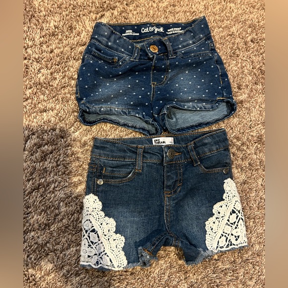 3 pairs of toddler 3T shorts - Picture 2 of 7